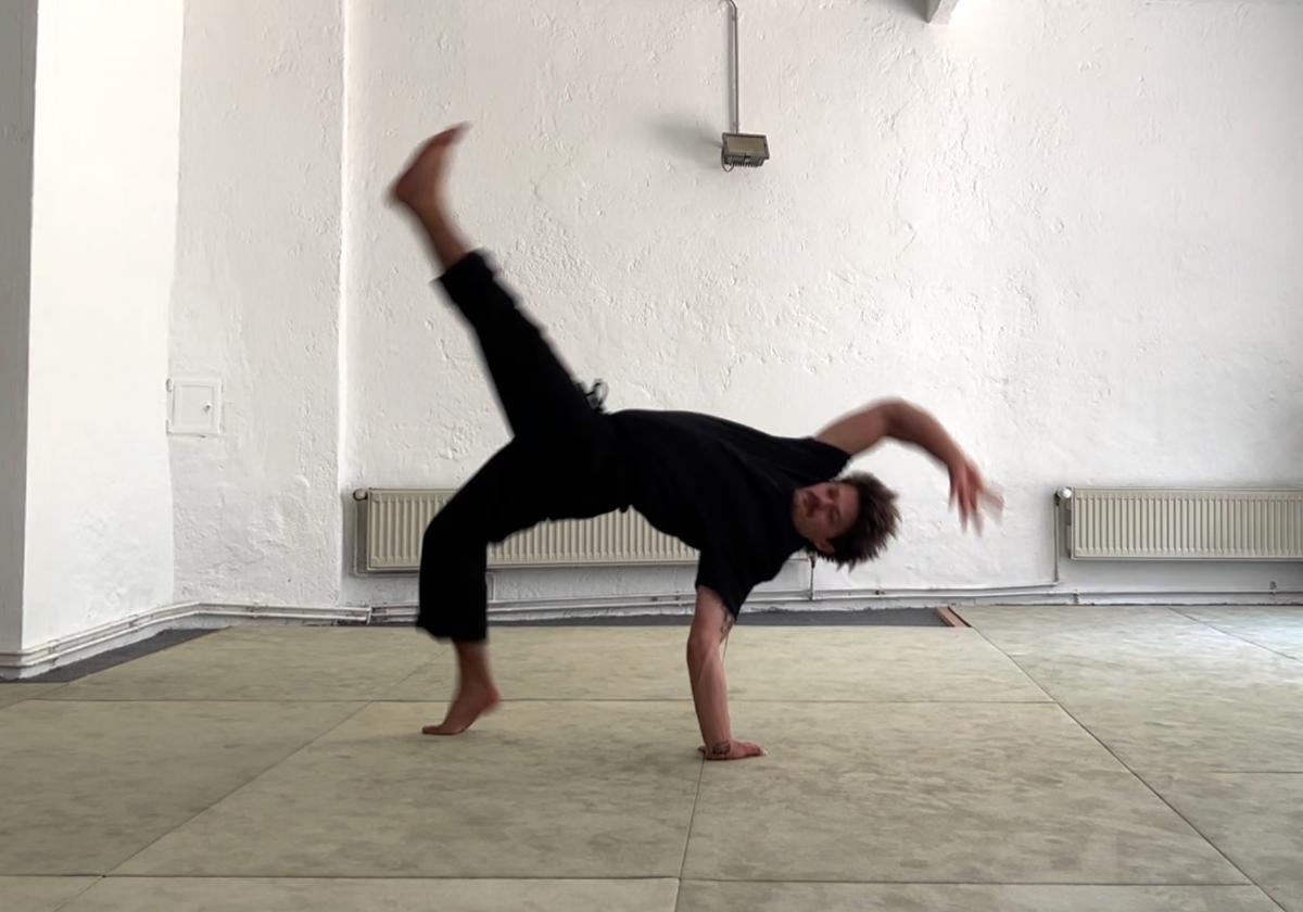 From beginner to advanced arching moves